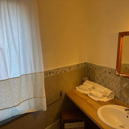 Casa Doria לינה וארוחת בוקר קאסטלסארדו