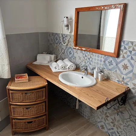 Casa Doria فندق مبيت وإفطار كاستيلساردو
