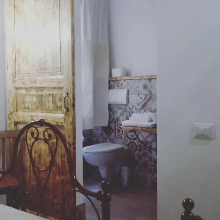 לינה וארוחת בוקר Casa Doria